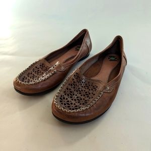 Earth Orgins Loafer Ballet Flat Slipper Mule with Cutout Detail Leather Sz 8